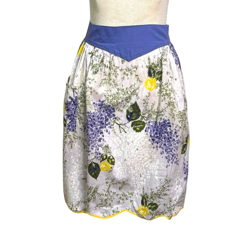 Vintage Cotton Lilac and Yellow Rose Print Kitchen Hostess Apron with Pocket